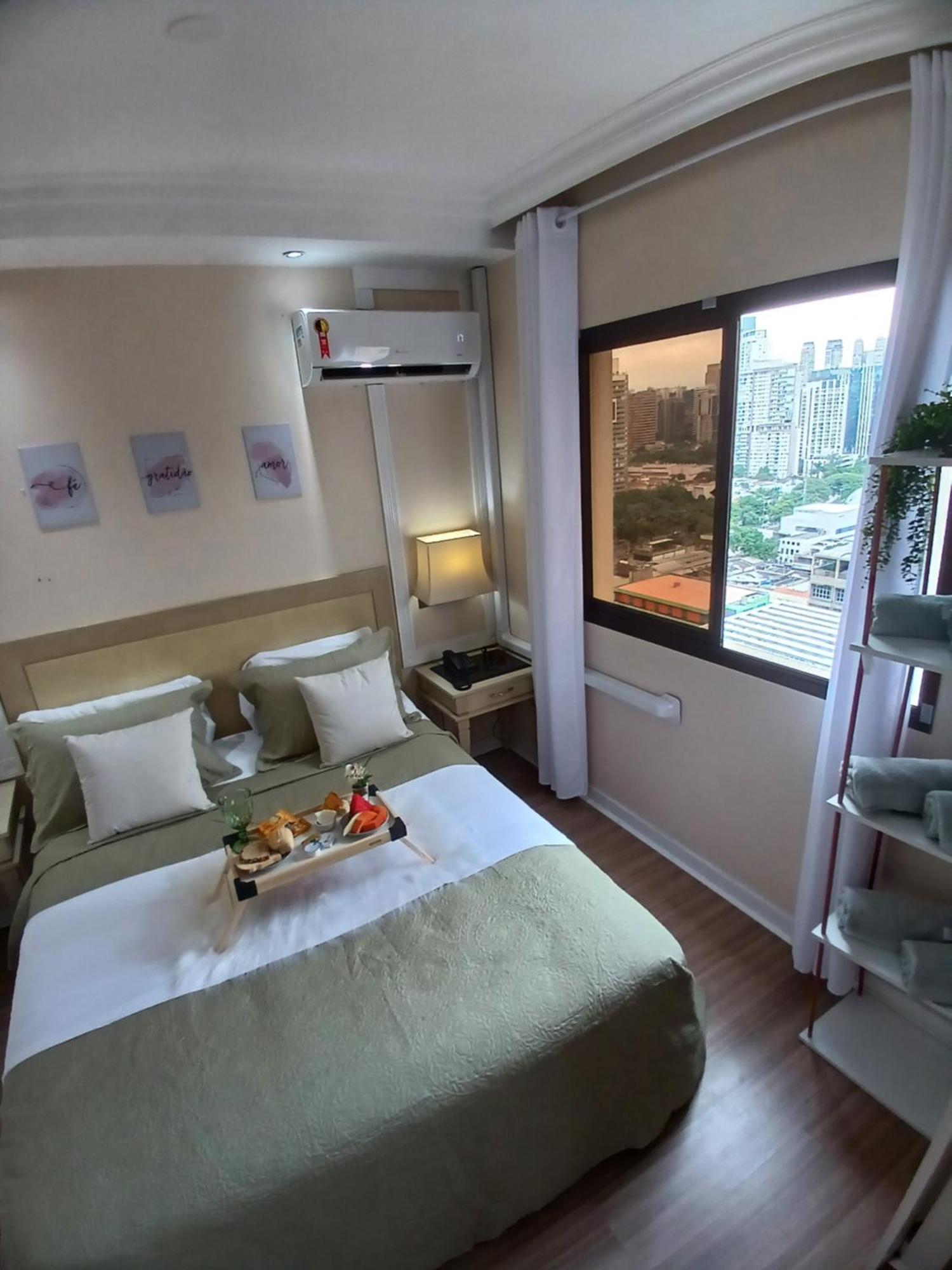 Flat Completo Em 4 Estrelas No Jardins! Com Piscina, Jacuzzi, Sauna E Academia! *